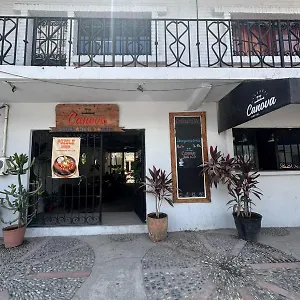 Canova & Pizza Hostel